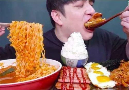 网红直播吃食物视频,美食瞬间引爆味蕾盛宴