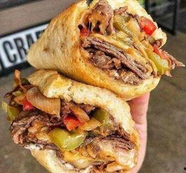 安宁网红煎饼果子,街头美食新宠，一口咬下满口香